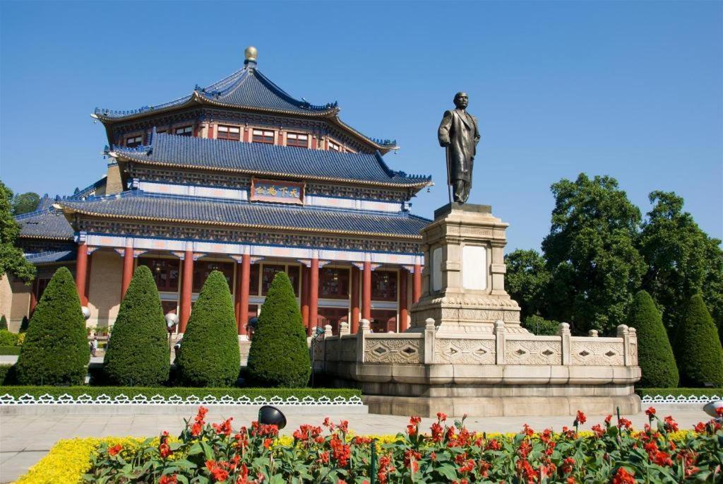 Lavande Hotel Guangzhou Shangxiajiu Pedestrian Street Hualin Temple Metro Station Exterior photo
