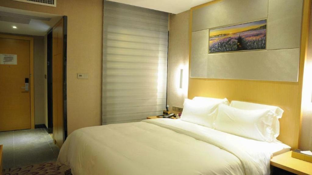 Lavande Hotel Guangzhou Shangxiajiu Pedestrian Street Hualin Temple Metro Station Exterior photo