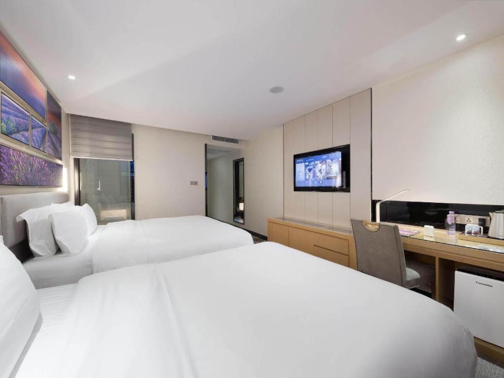 Lavande Hotel Guangzhou Shangxiajiu Pedestrian Street Hualin Temple Metro Station Exterior photo