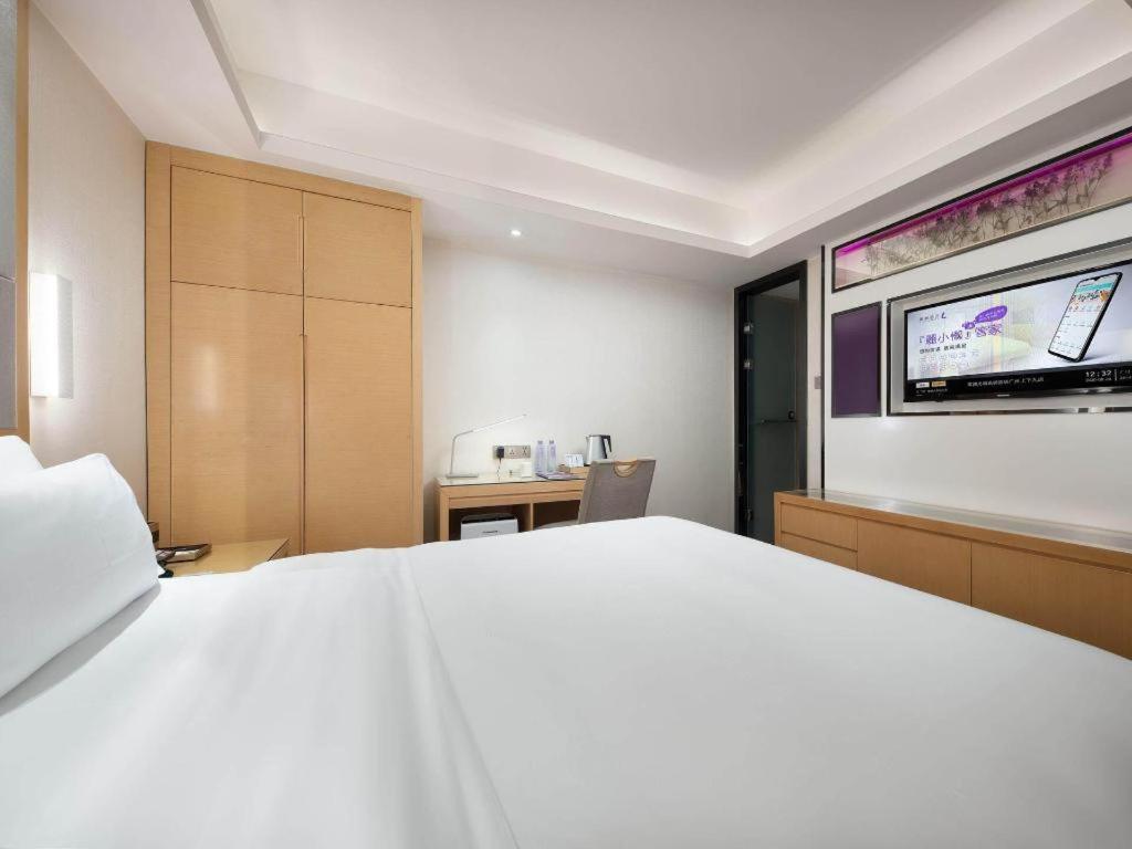 Lavande Hotel Guangzhou Shangxiajiu Pedestrian Street Hualin Temple Metro Station Exterior photo