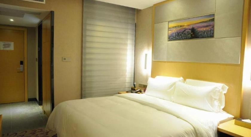 Lavande Hotel Guangzhou Shangxiajiu Pedestrian Street Hualin Temple Metro Station Exterior photo