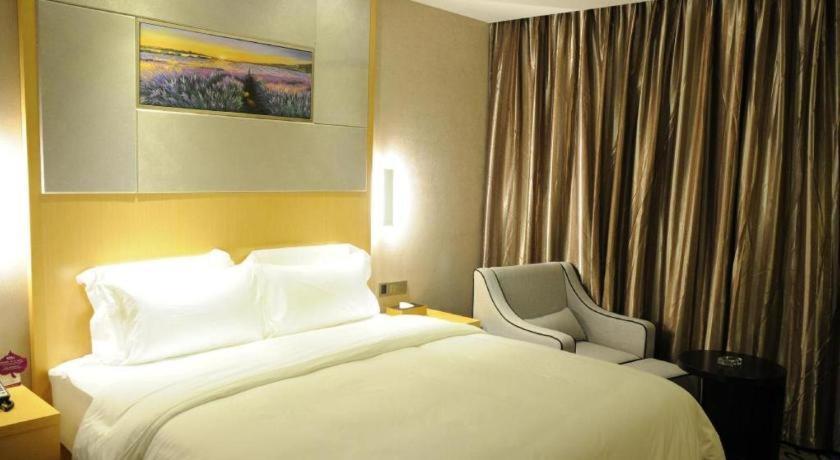 Lavande Hotel Guangzhou Shangxiajiu Pedestrian Street Hualin Temple Metro Station Exterior photo