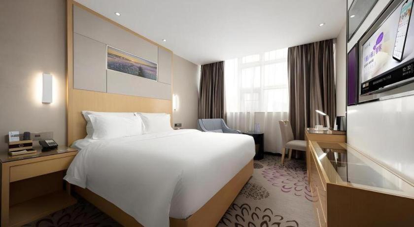 Lavande Hotel Guangzhou Shangxiajiu Pedestrian Street Hualin Temple Metro Station Exterior photo